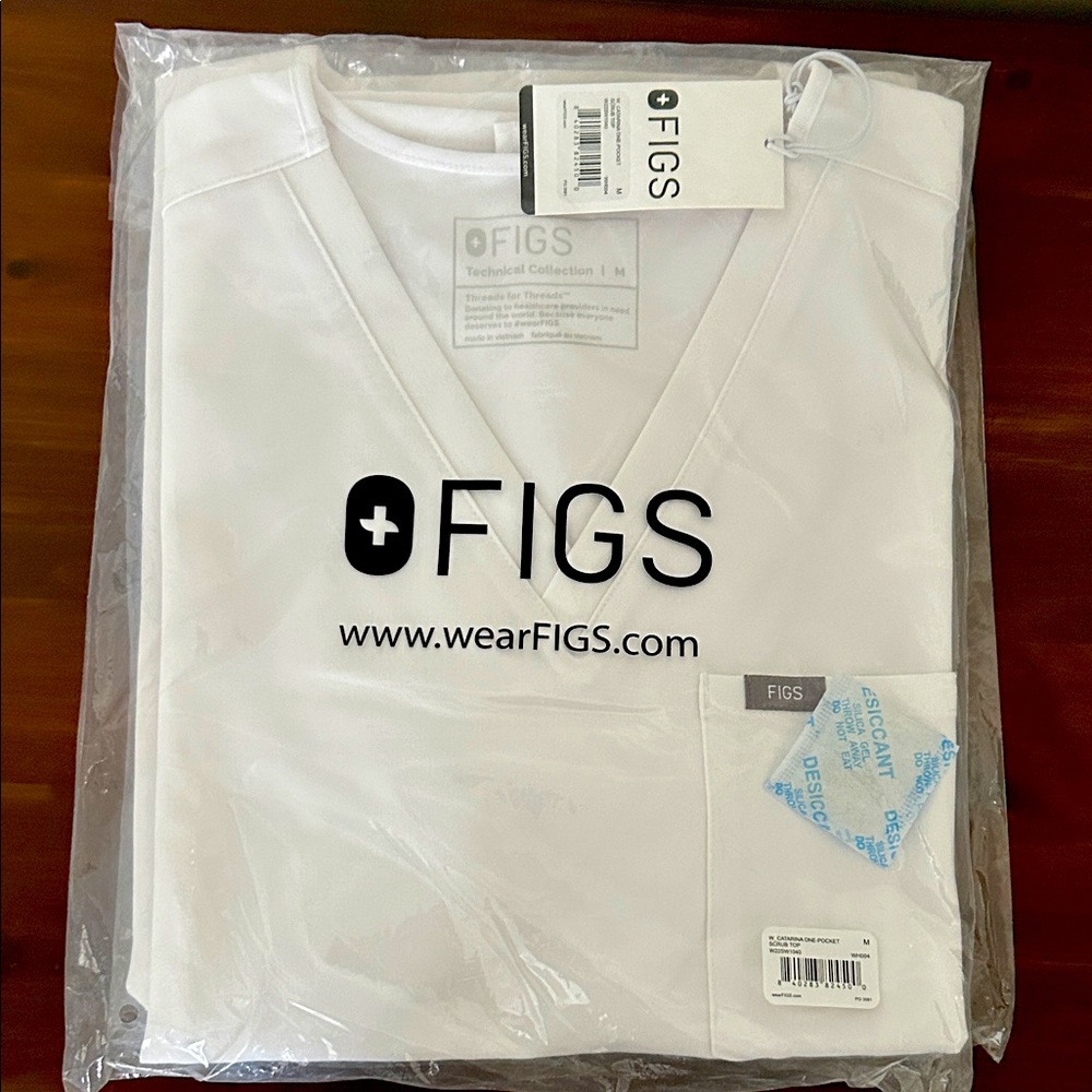 Women’s Figs Catarina Scrub top